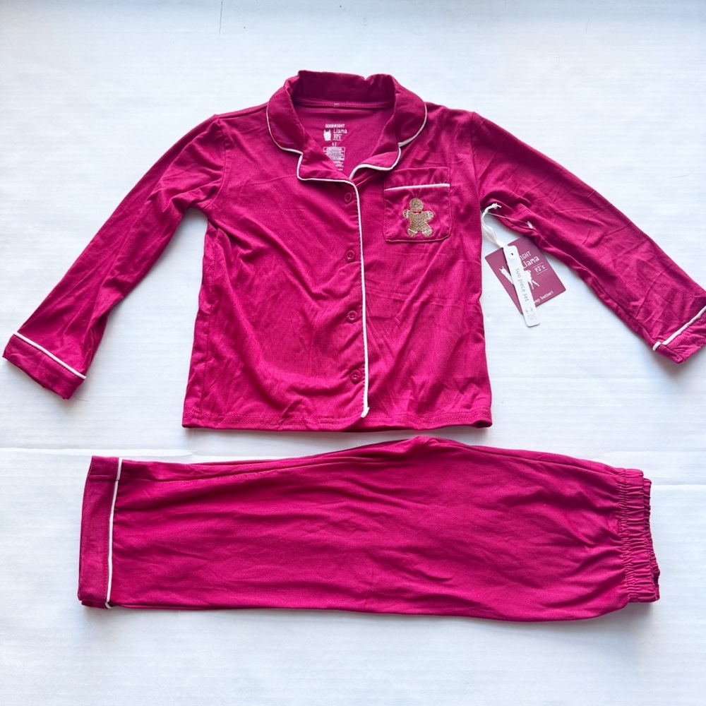 Girls Holiday Jersey Shirt Pajamas with Gingerbread Man Detail
NWT